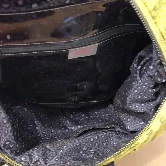 Echo brand felt tote.  Lucite hardware. - Picture 6 of 8